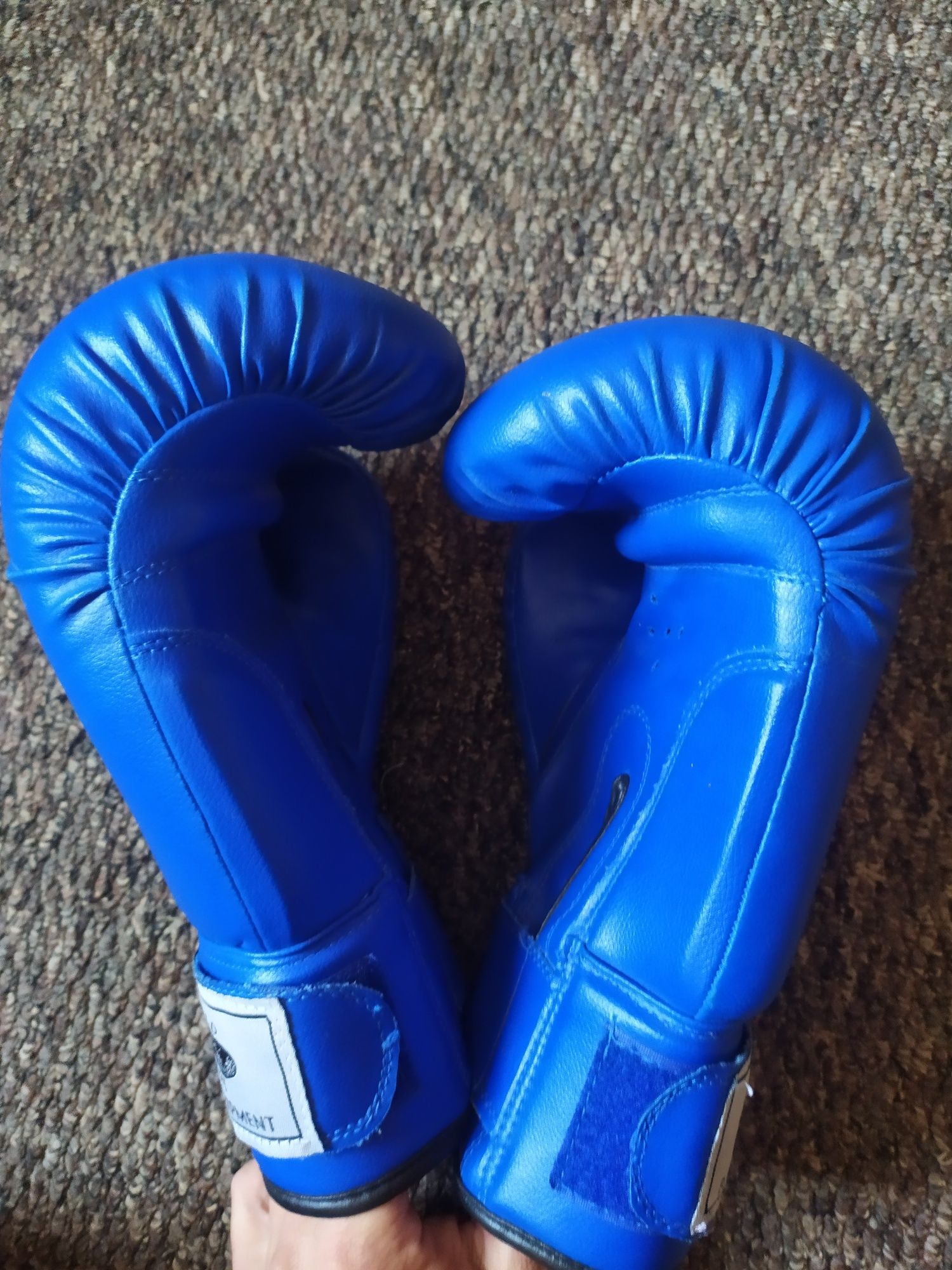 Боксерські шкіряні перчатки World Sport 12 oz + бинти