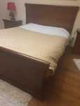 Cama casal em madeira