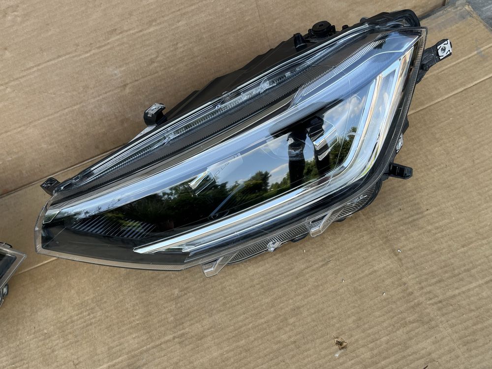 Lampa reflektor vw taigo r line 2023r przód prawa lewa led
