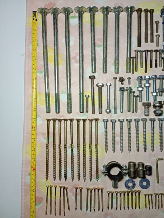 Лот крепежных изделий (б/у)