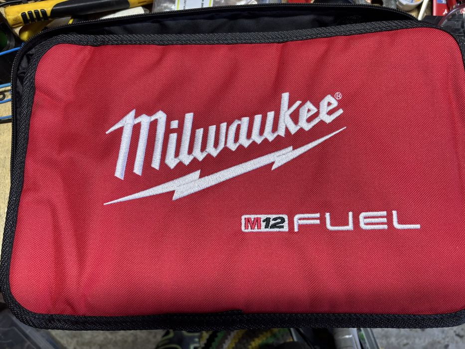 Шуруповерт Milwaukee m12 2505-20