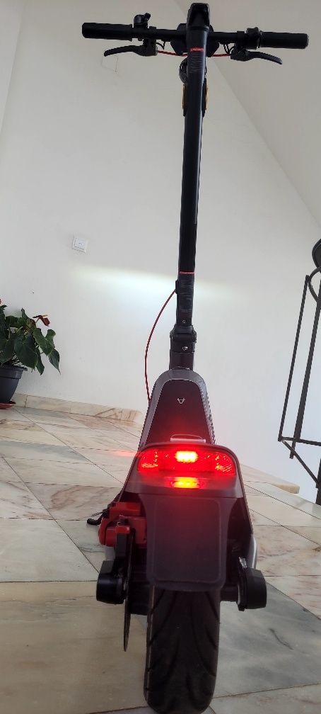 Trotinete NIU   KQI3 MAX