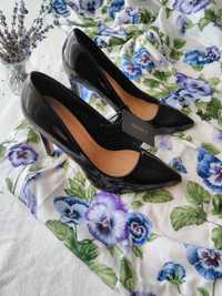 Туфлі лодочки чорні лаковані класичні жіночі 37 розмір