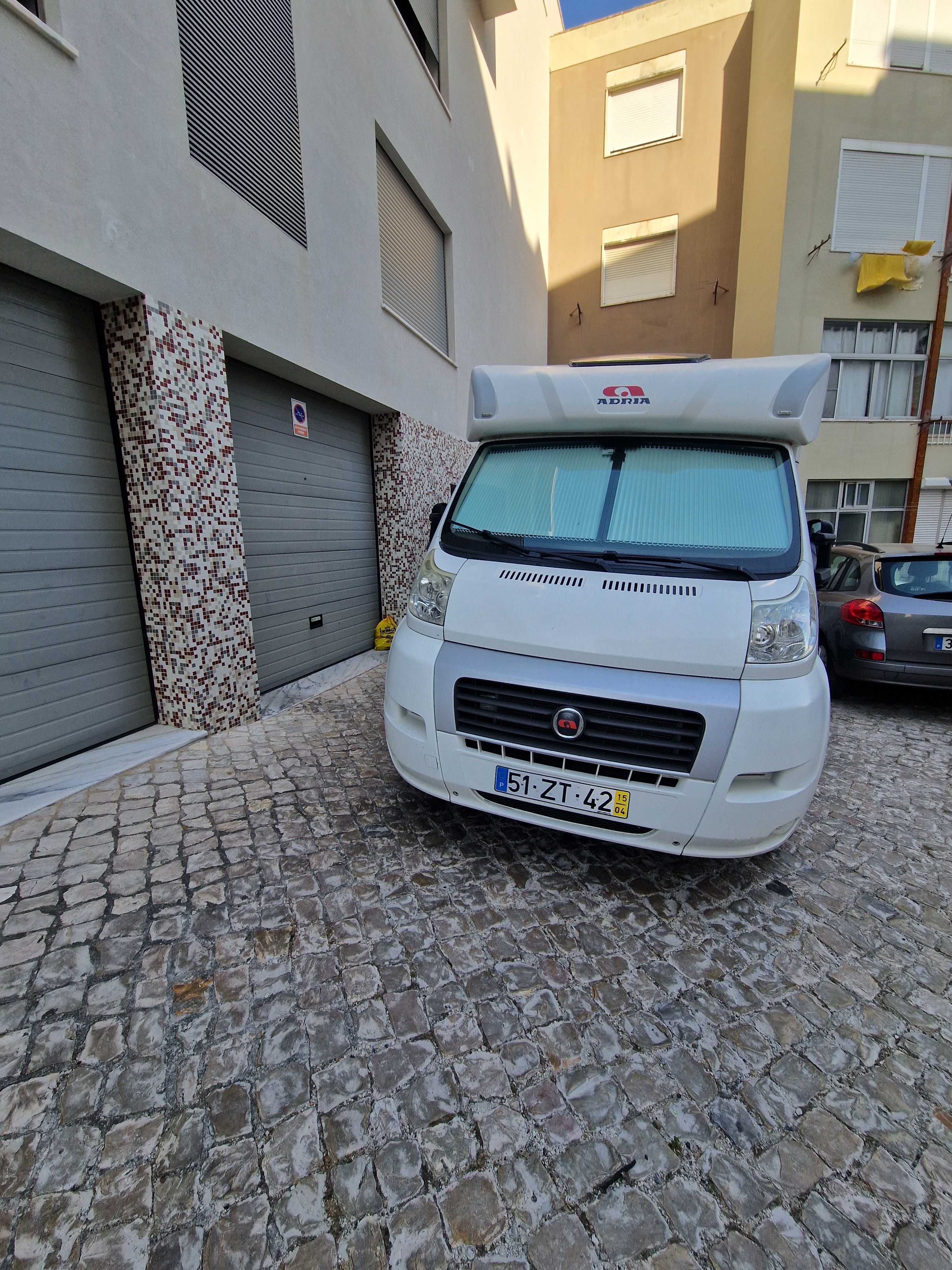 Autocaravana Adria matrix 670 sc + scooter eletrica 125