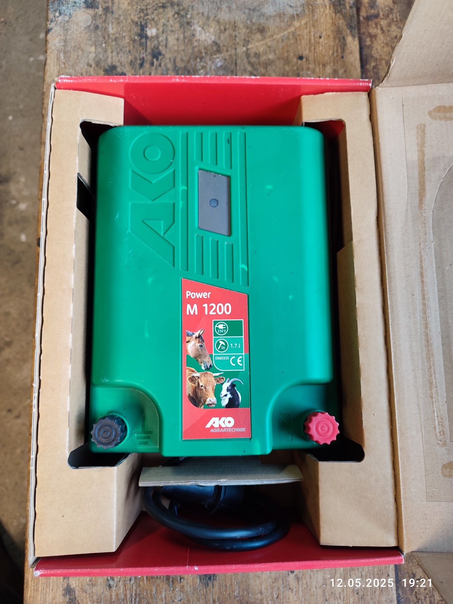 Elektryzator , pastuch AKO Power M 1200 1,7/1,2J dla bydła, kóz, koni
