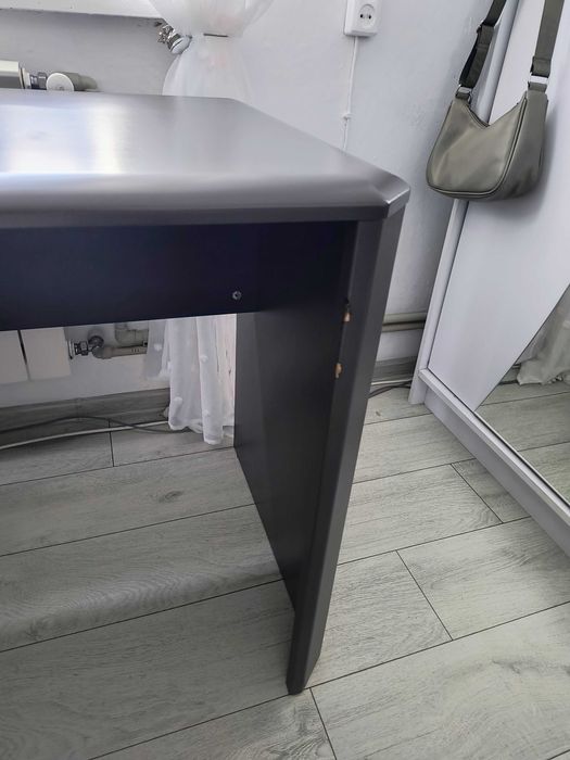 biurko FORTE YOOP 130x58cm młodzieżowe szare zaokrąglone