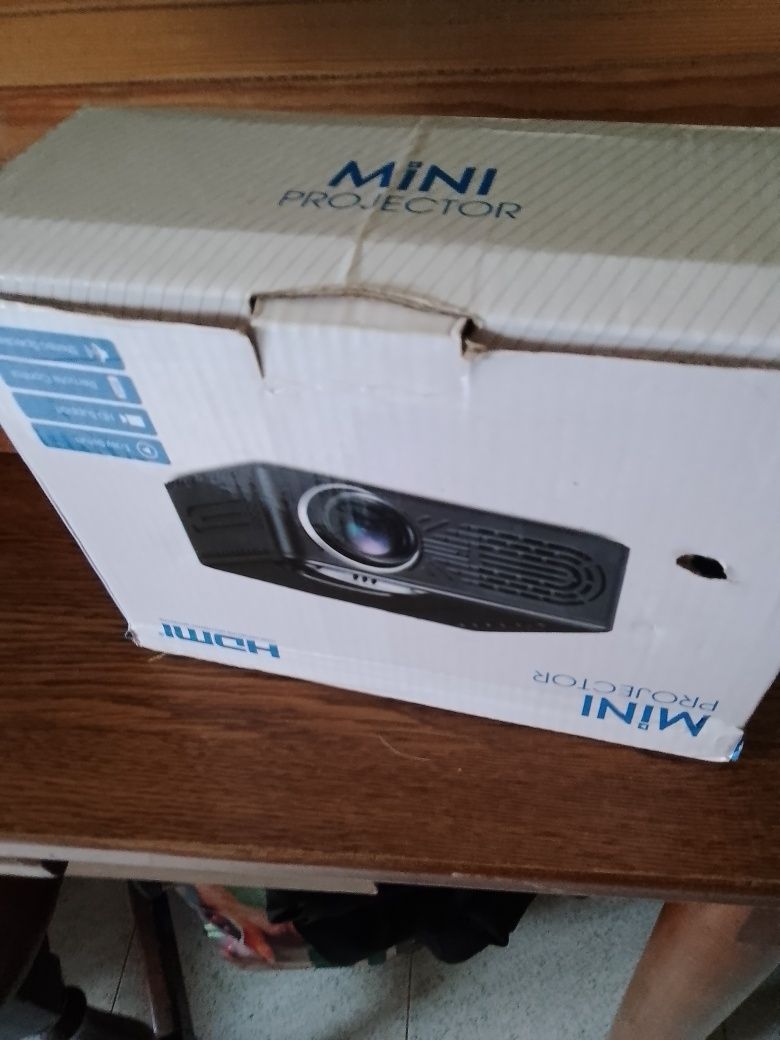 Mini projector novo