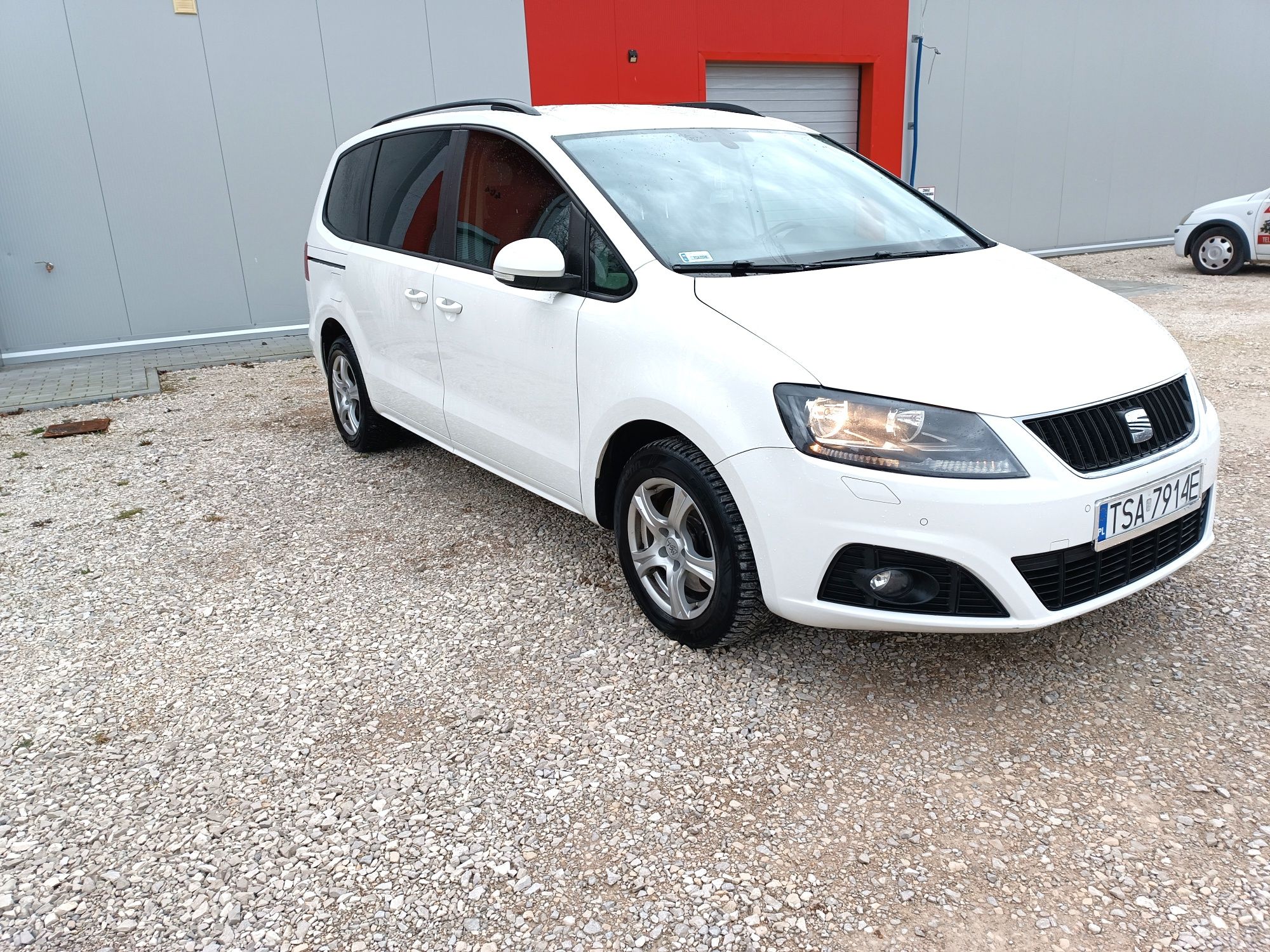 Seat Alhambra doinwestowany super stan bez wkładu.Polecam.