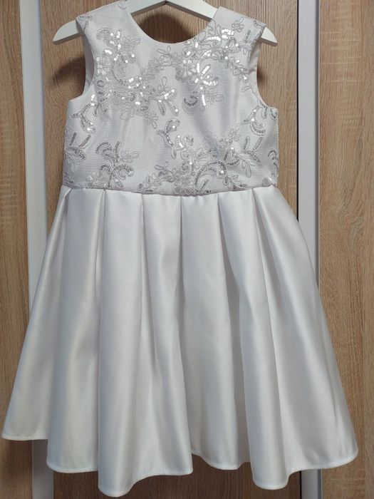 Нове дитяче плаття.