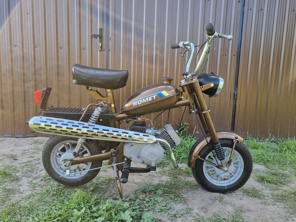 Motorynka M2 z koszem/przyczepką Romet pony