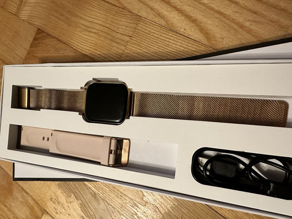 Smartwatch złoty