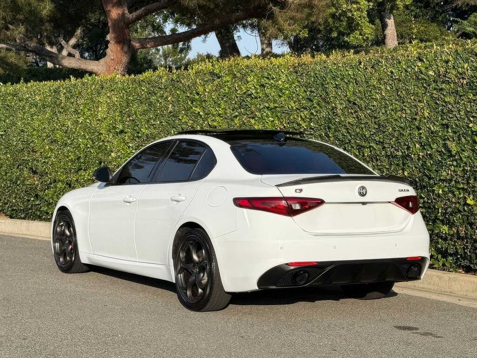 Alfa Romeo Giulia      2019