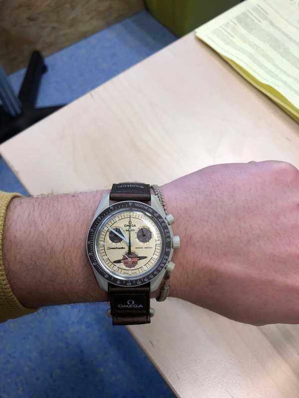 Omega x Swatch SO33L100 Uran - Wysoka jakość i unikalne kolory