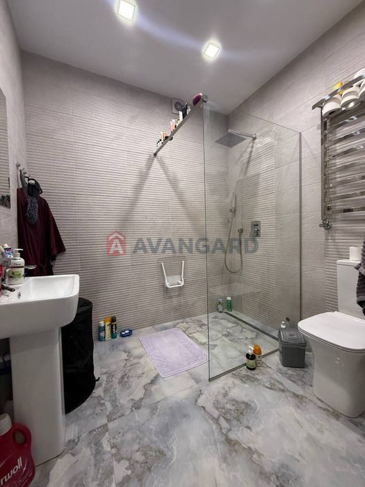 Продаж стильного таунхаусу з ремонтом у Конопниці!