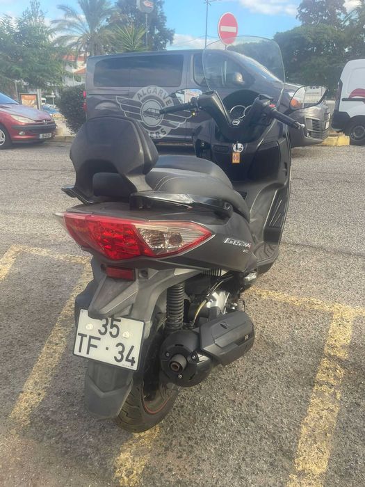SYM GTS 300i - Scooter 300cc em excelente estado