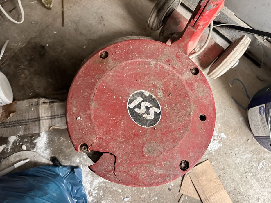 Szorowarka jednotarczowa cleanfix r44-180