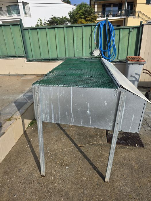 Jaula 5 Casais Perdizes reprodutoras completa