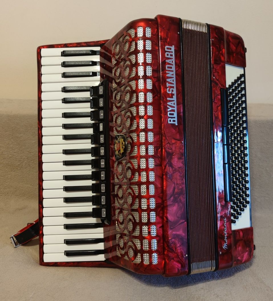 Akordeon Royal Standard - Montana 120 basów