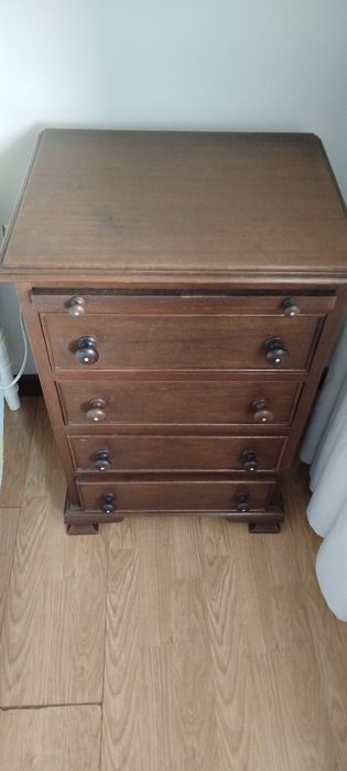 Camiseiro/mesinha de cabeceira