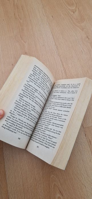 Dan Brown Angels and Demons