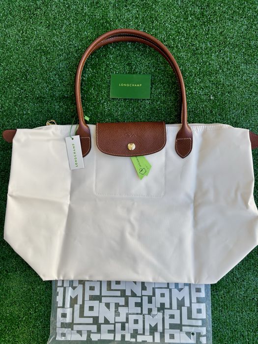 Bege Longchamp L