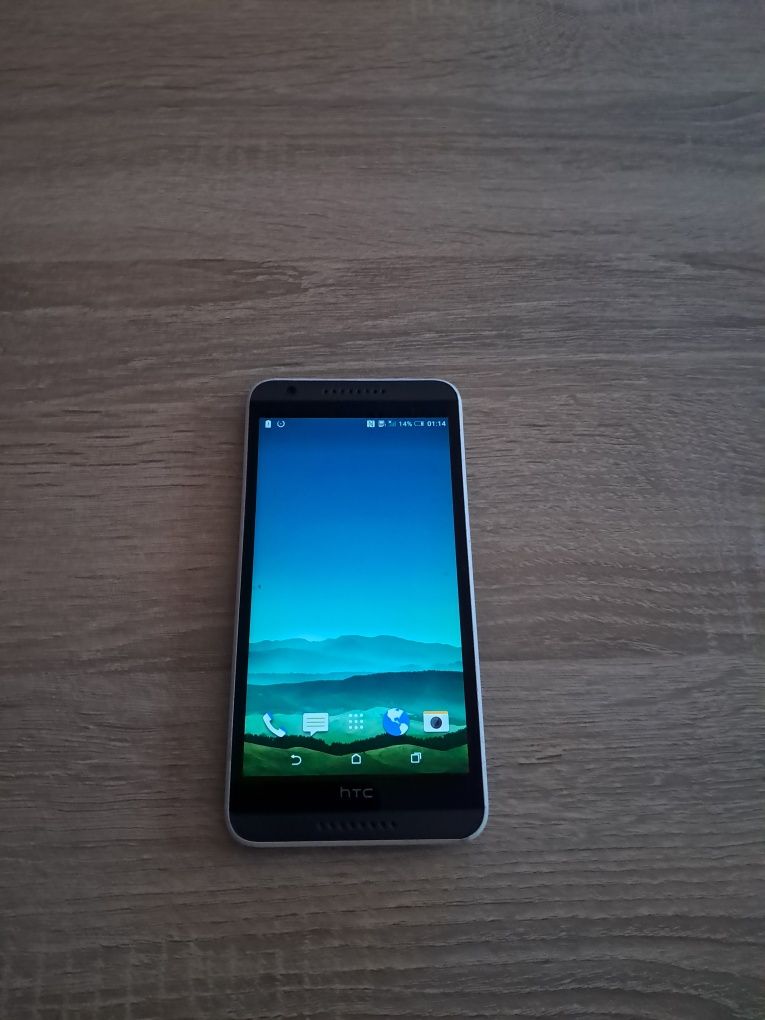Smartfon HTC Desire 820