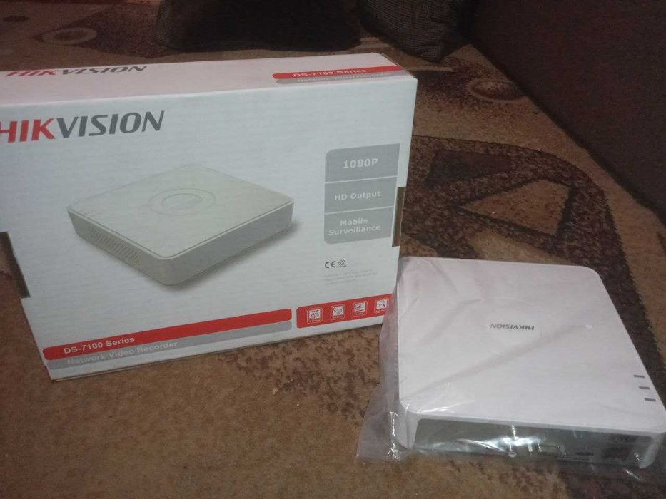 Відеореєстратор Hikvision DS-7116NI-SN