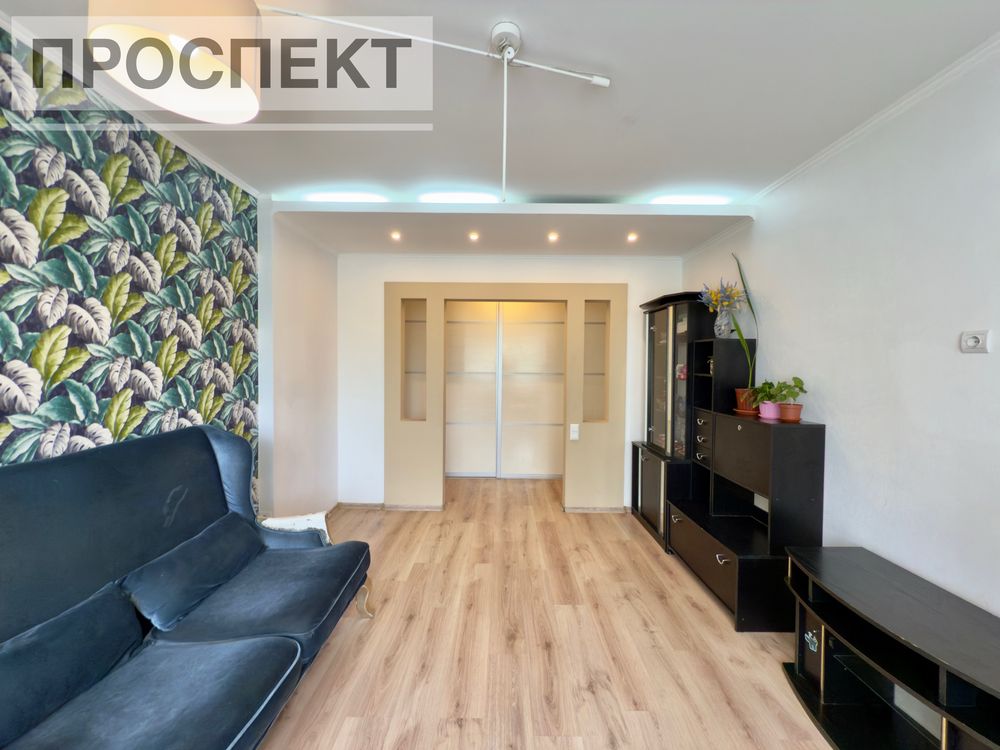 Продам 4 - кімн квартиру вул. Заливна