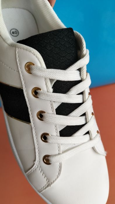 Ténis sociais como novos