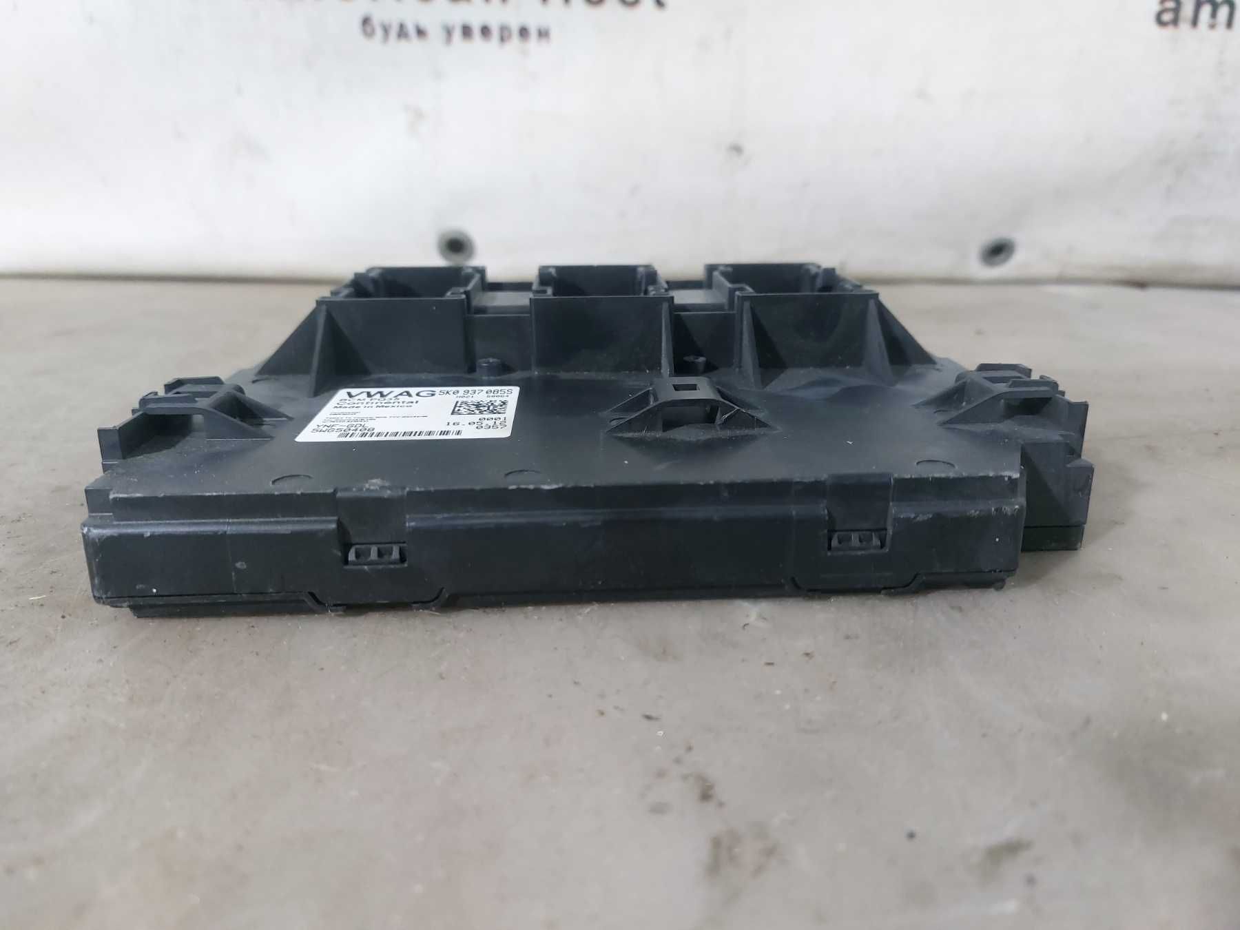 Volkswagen Passat B7 12-15 Блок Body Control Module BCM / Пассат