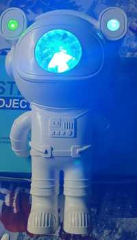 Ночник светильник космонавт австронавт лазерный с проэктором