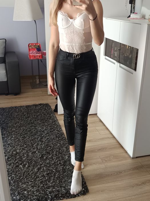 spodnie skórzane czarne House 38 M z wysokim stanem