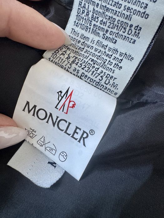 Czarna kurtka Moncler męska