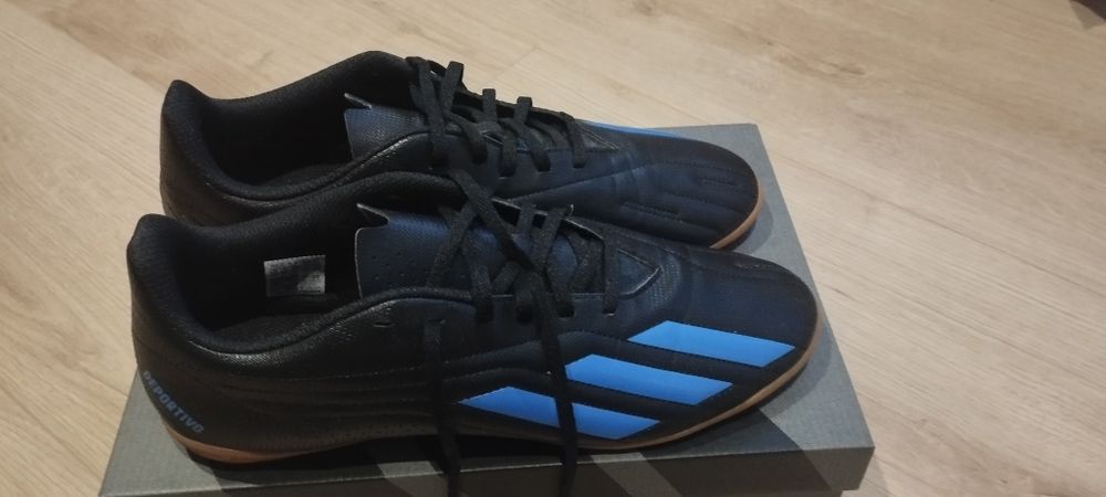 Halówki marki Adidas