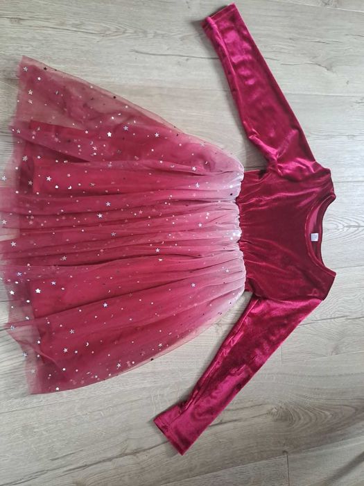 Продам плателье новогоднее на девочку 6-7лет