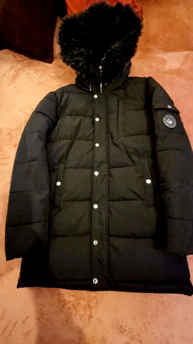 Casaco Supply & Demand Preto com Capuz