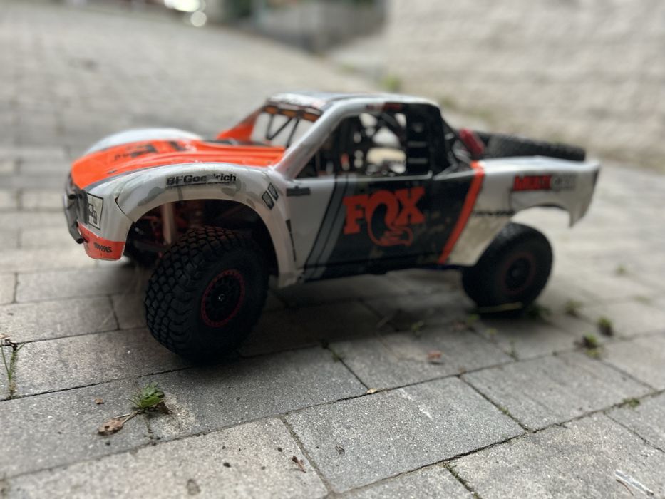 Traxxas udr doinwestowany