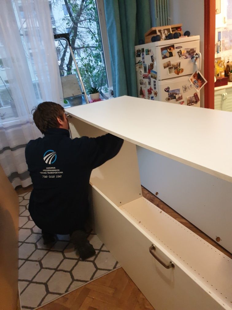 Tanio przewóz mebli od 100zl/h przeprowadzki wnoszene  auto z windą