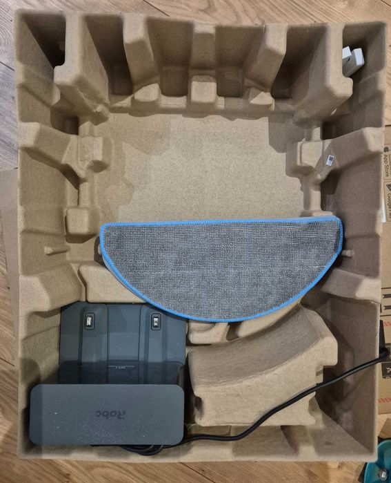 iRobot Roomba Combo Essential Czarny