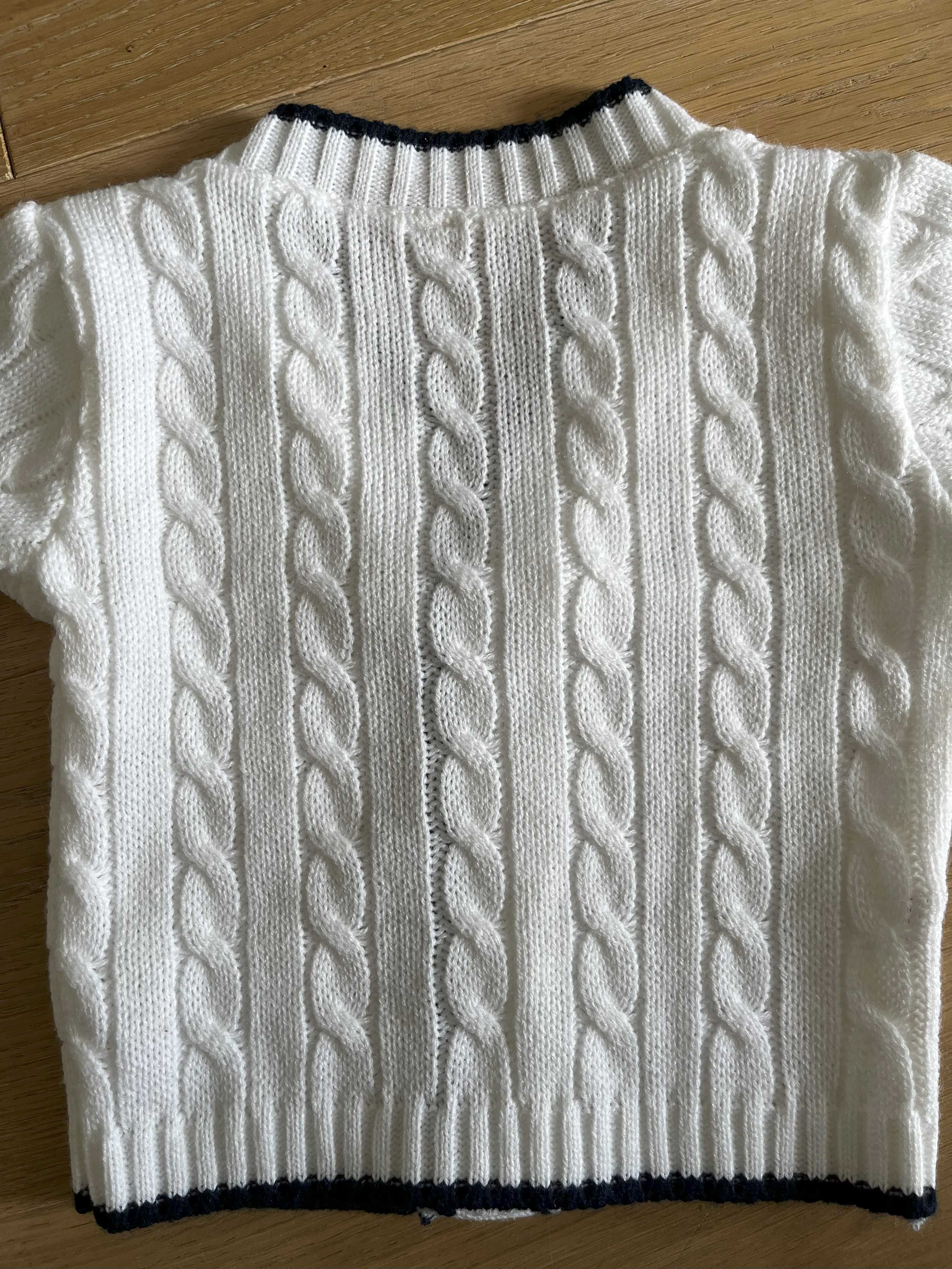 biały elegancki sweter dla chłopca