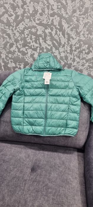 Продаю женскую курточку