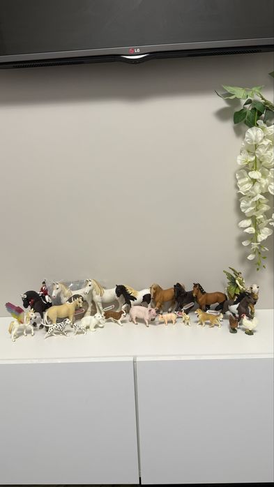 Продам/обміняю на речі для кіней(живих) коней і тварин шляйх-Schleich