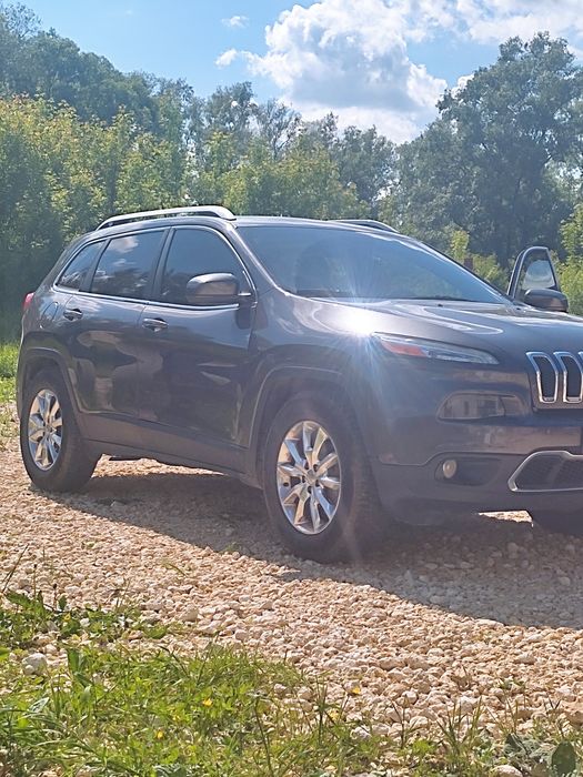 Jeep Cherokee 4x4 limited 2.4 2015 рік