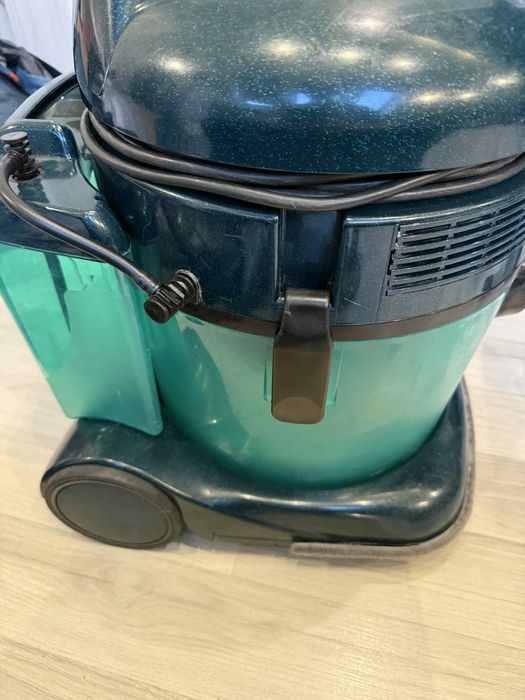 Odkurzacz wodny pioracy  z separatorem queen of air