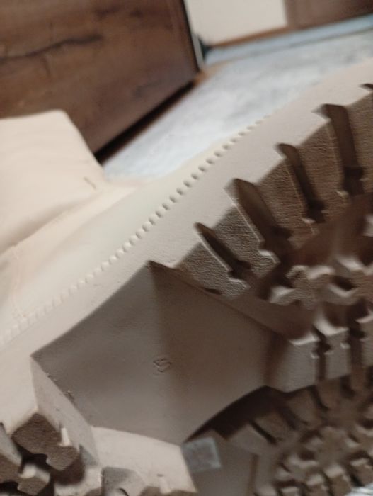 Продам демісезоні чоботи 39 розміру