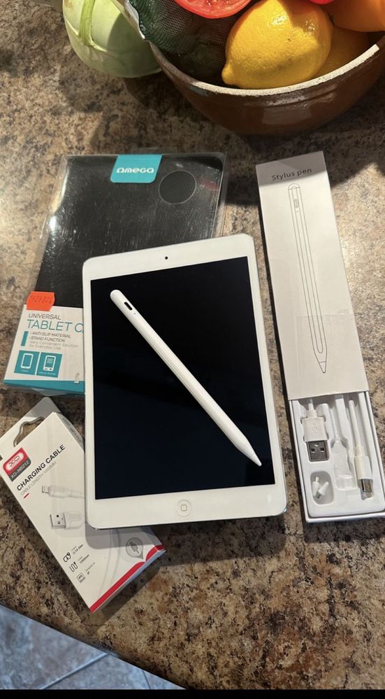 Tablet iPad Apple Retina + nowy rysik - cały zestaw