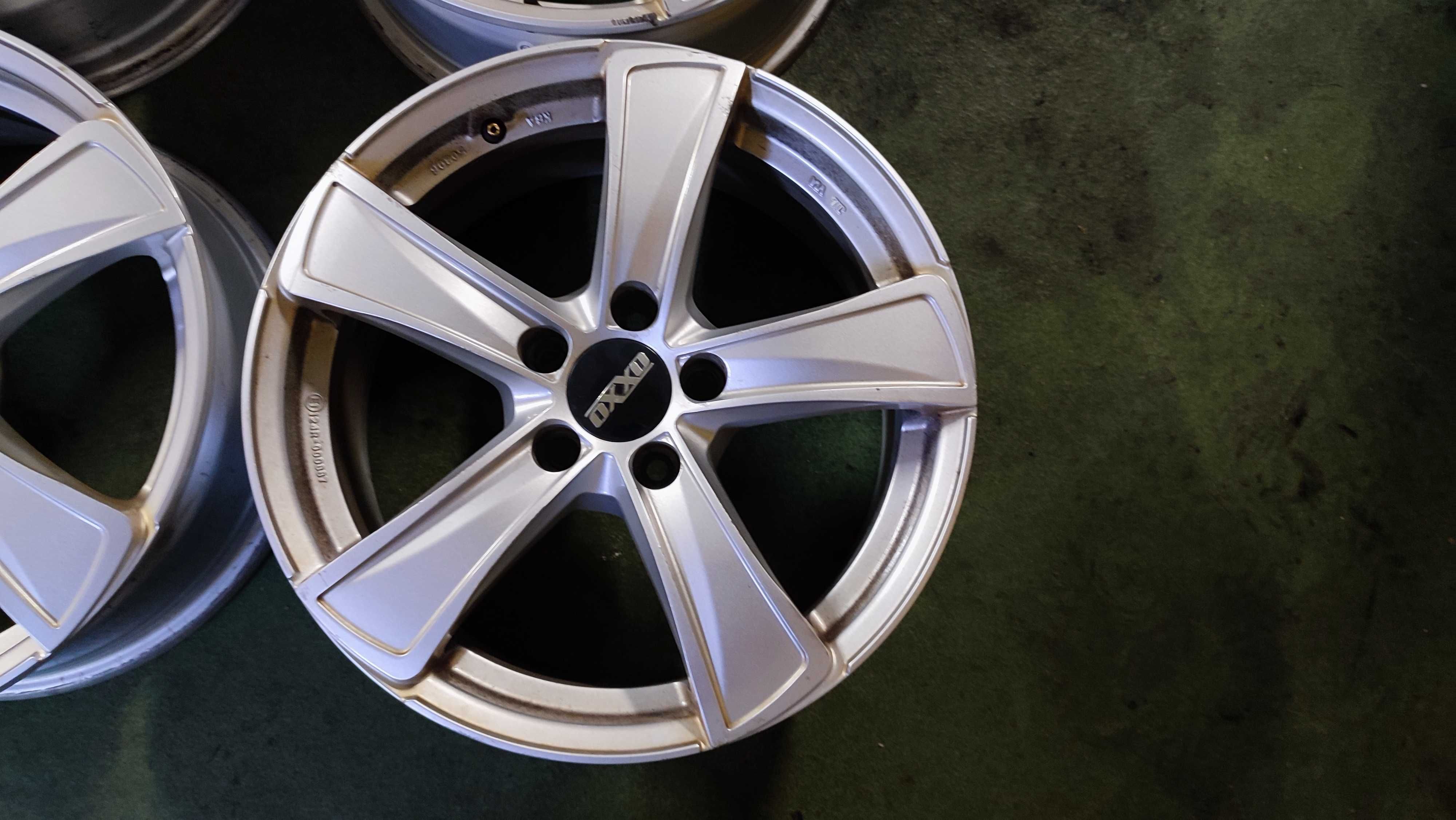 Felgi aluminiowe 17'' Oxxo 7Jx17 5x112x57,1mm ET40 Vw Audi Seat Skoda