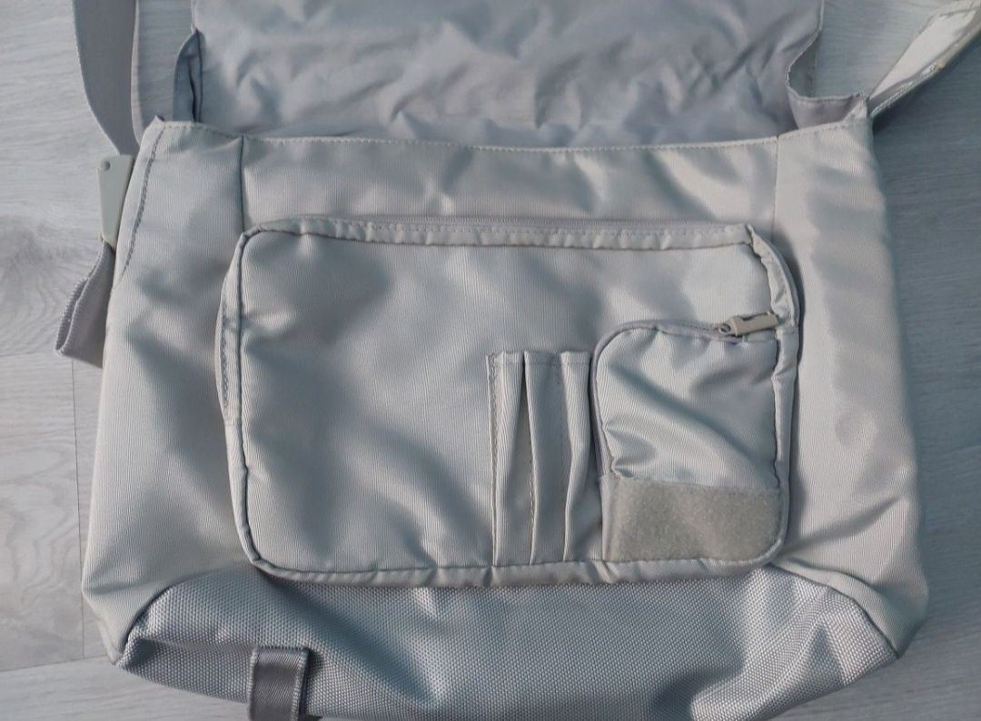 Torba na laptopa szara dicota funkcjonalna do biura pracy podróży