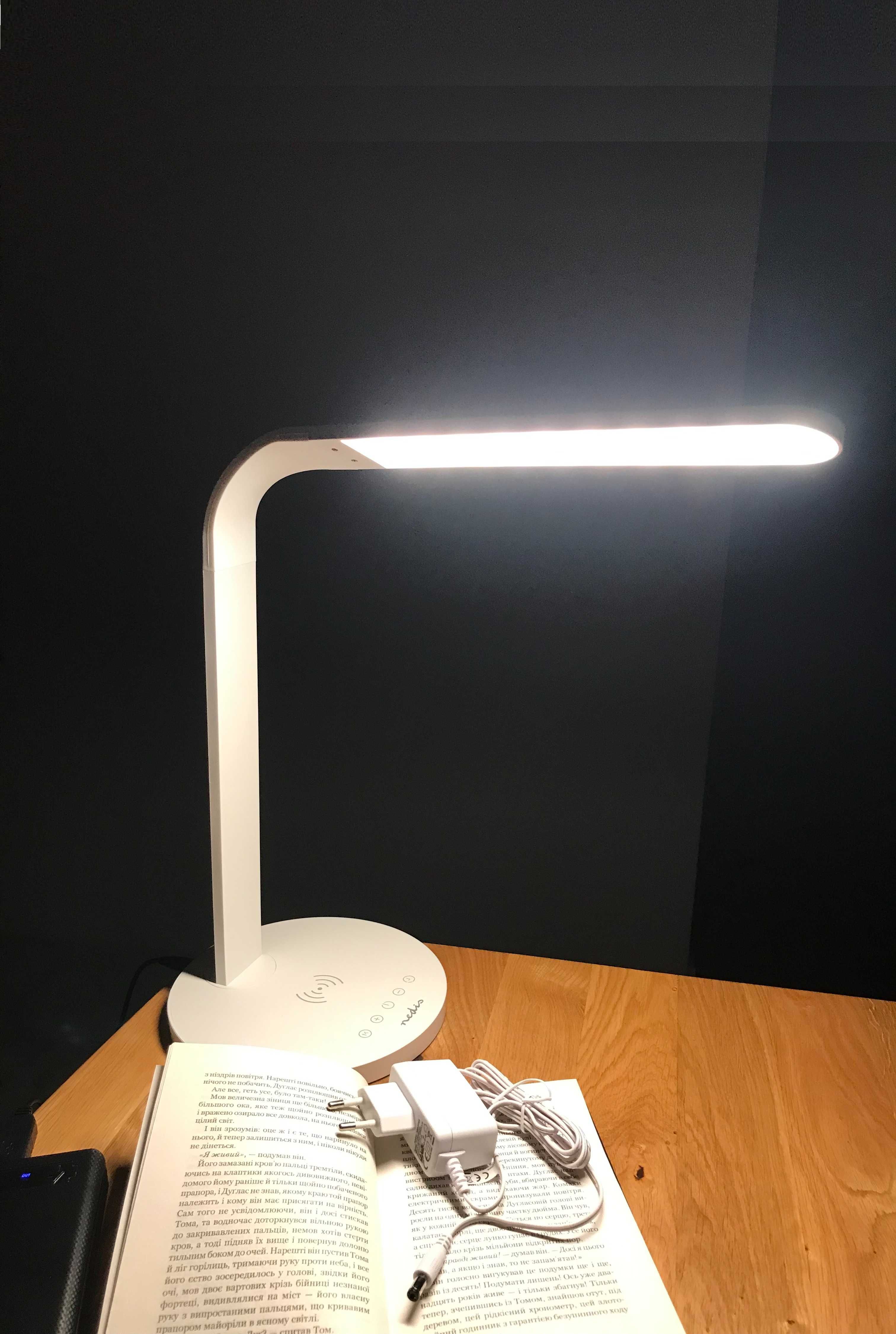 Настільна лампа Nedis із регулятором яскравості + безпровідна зарядка