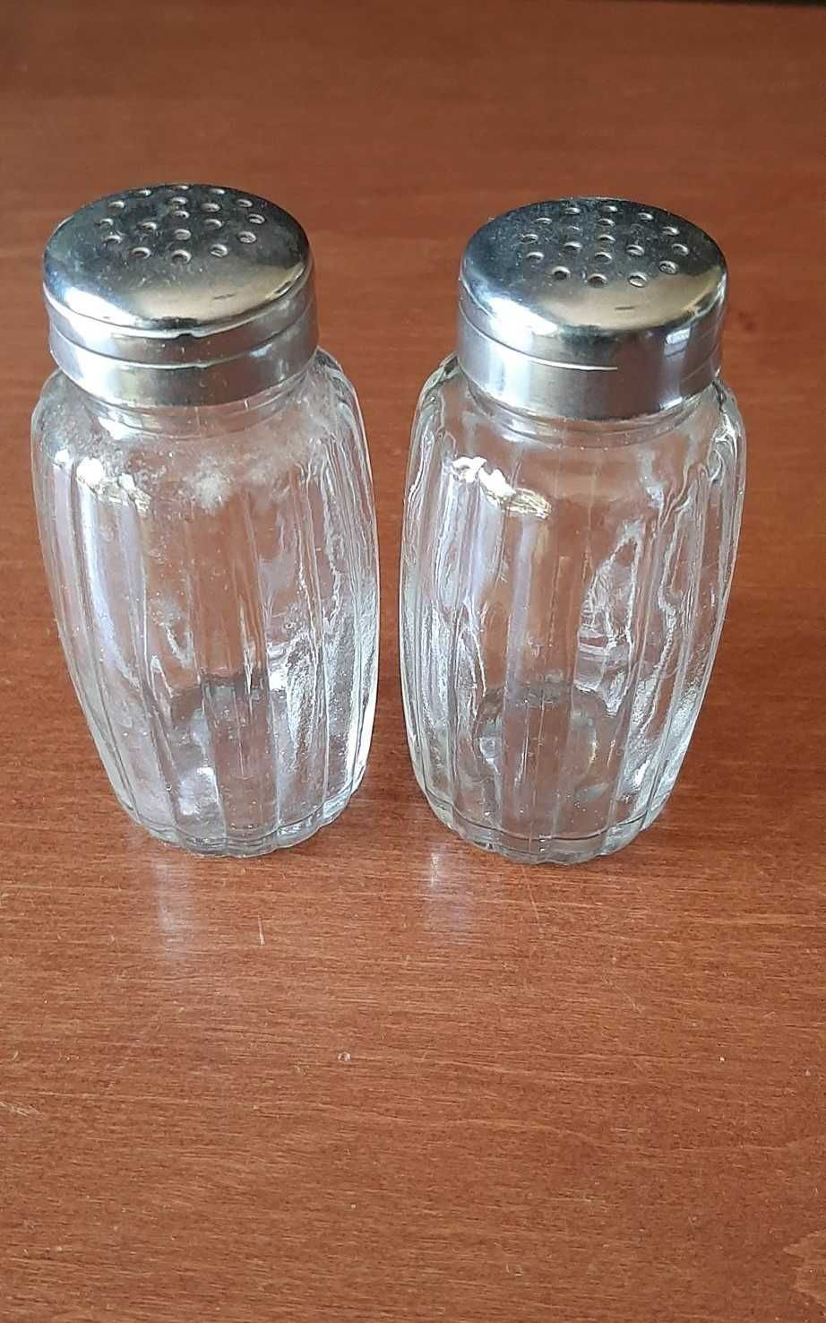 Solniczka pieprzniczka szklana / pojemniki na sól pieprz przyprawy